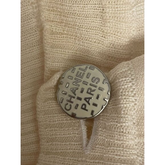 Chanel Cream Ribbed Knit Sweater With Button Shoulder Detail & Textured Design - Picture 8 of 15